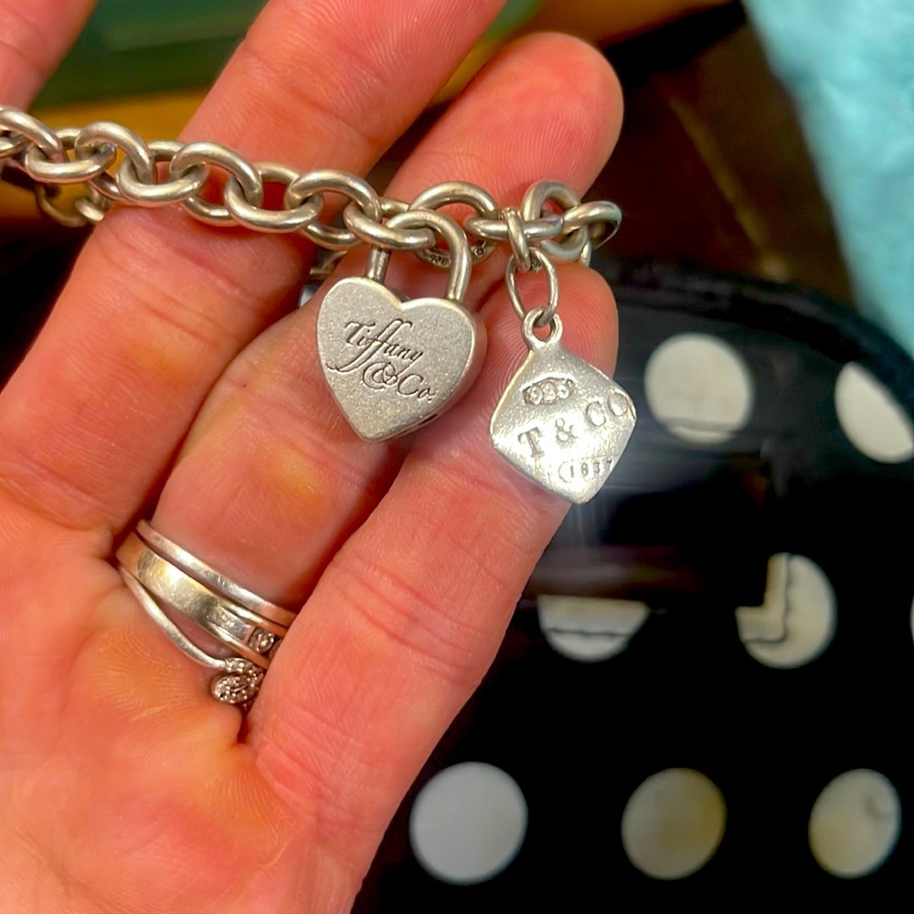 Reposhing making room for some newbies beautiful heart locket